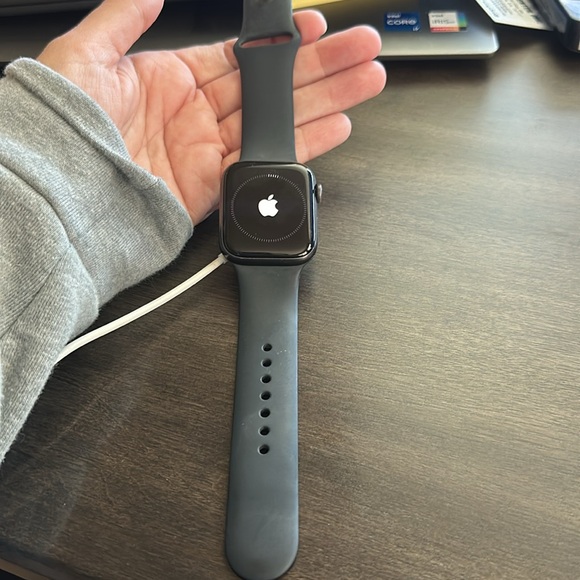 Apple Watch Model Unlocked  #A2354 with Apple Charger - Picture 2 of 10